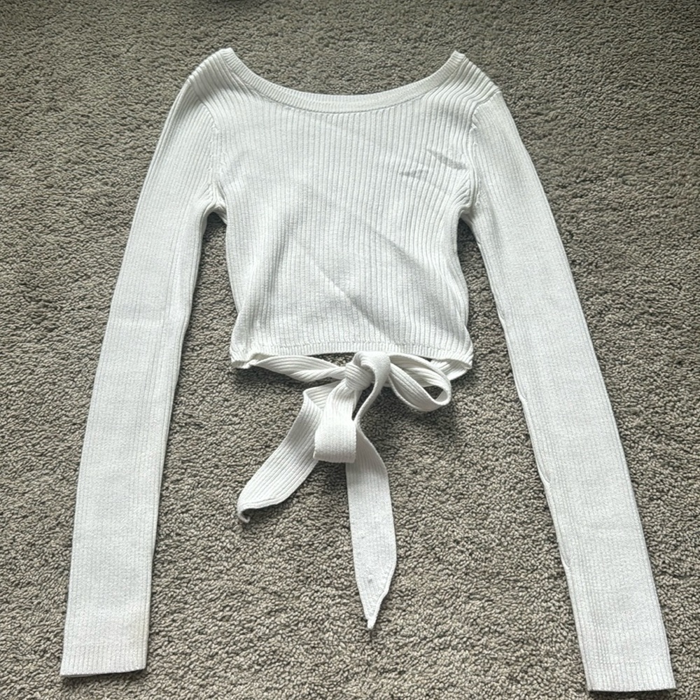 Reversible, white, cropped, long-sleeve!! Size medium!!